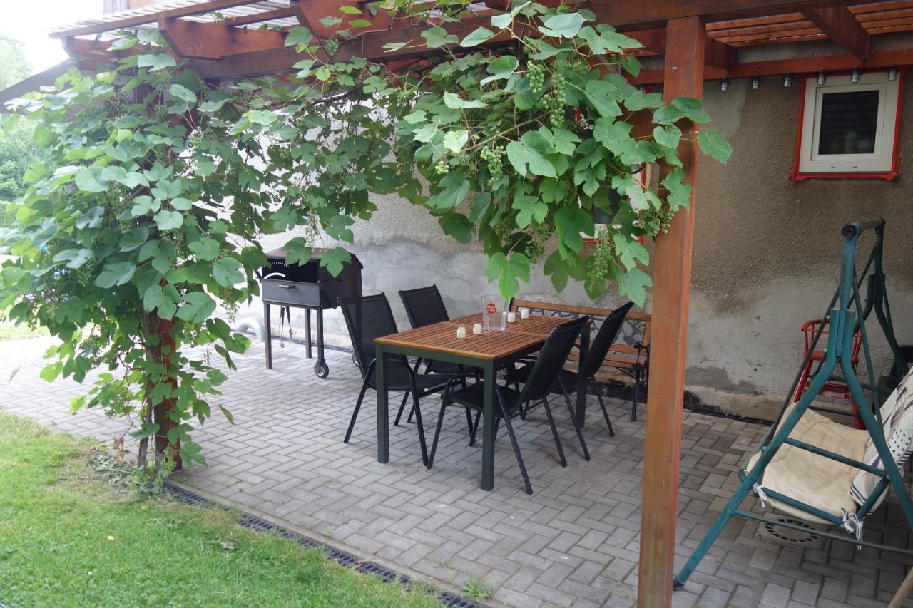 Pod Chlumem - Utulny Byt V Blizkosti Centra Decin Ngoại thất bức ảnh